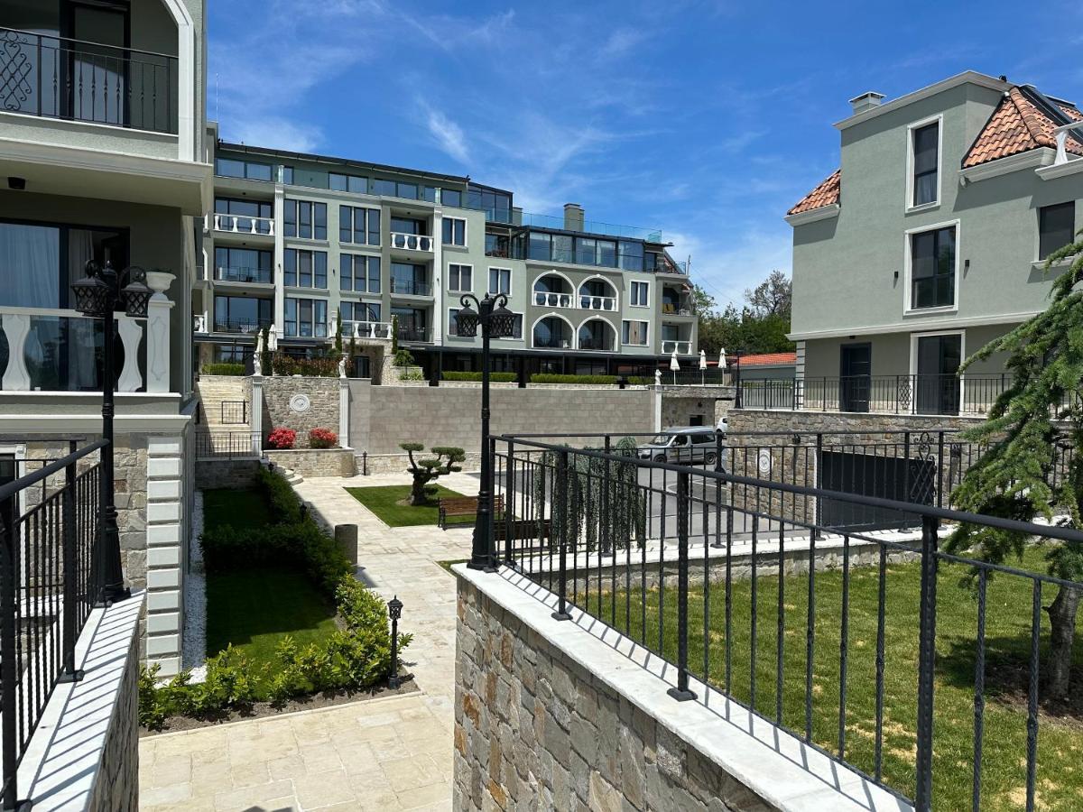 Mediterranea Complex - Luxury Apartment With Sea & Pool View! Varna Exterior photo